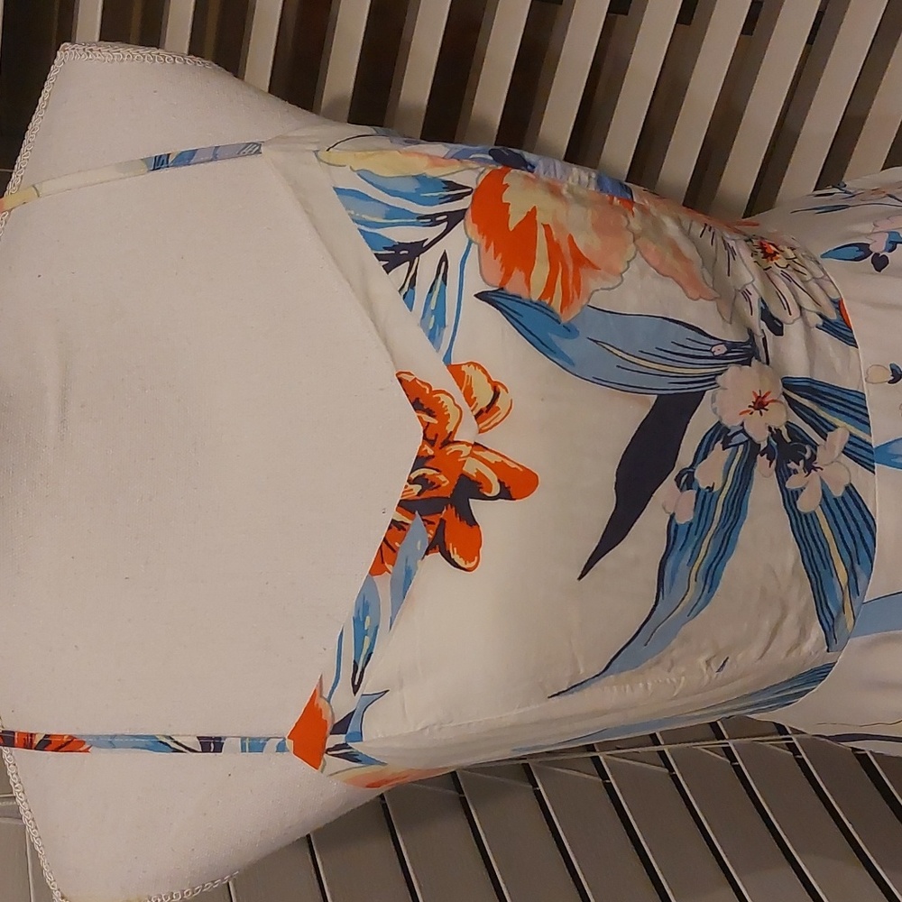 Old Navy Floral White Dress - Picture 2 of 4